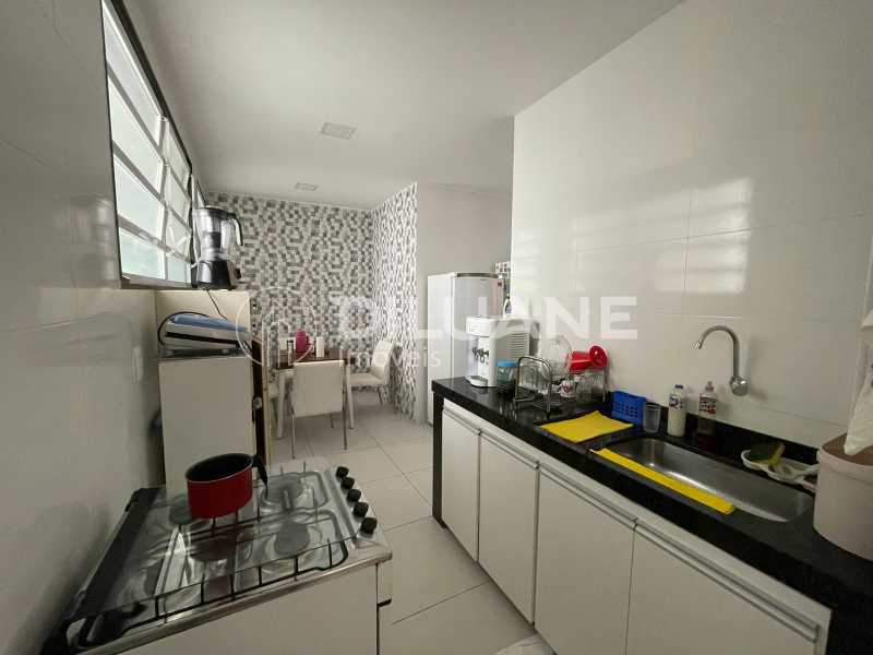 Apartamento à venda com 3 quartos, 160m² - Foto 9