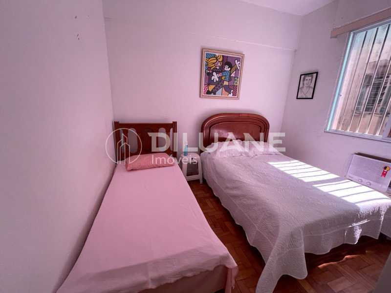 Apartamento à venda com 3 quartos, 160m² - Foto 17