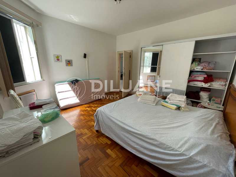 Apartamento à venda com 3 quartos, 160m² - Foto 24