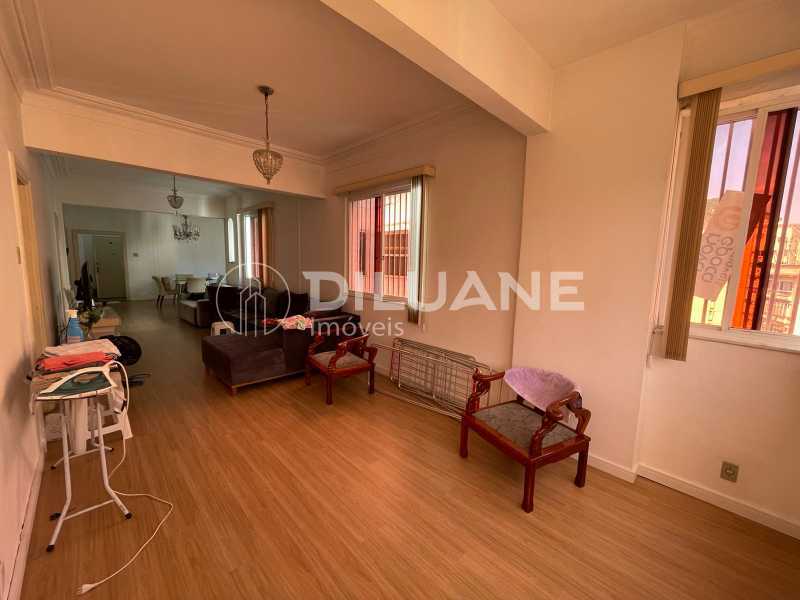 Apartamento à venda com 3 quartos, 160m² - Foto 35