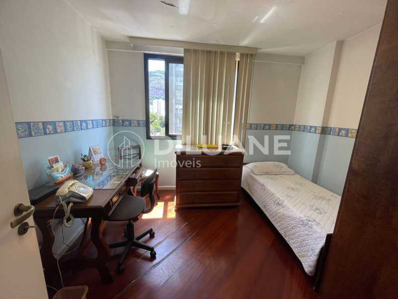 Apartamento à venda com 2 quartos, 80m² - Foto 9