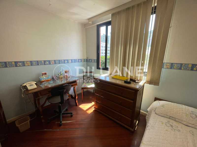 Apartamento à venda com 2 quartos, 80m² - Foto 11