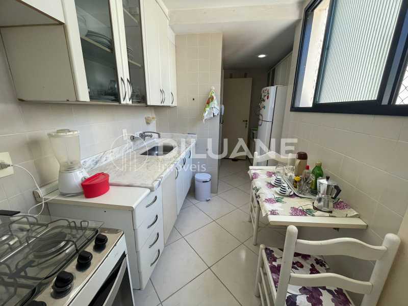 Apartamento à venda com 2 quartos, 80m² - Foto 14