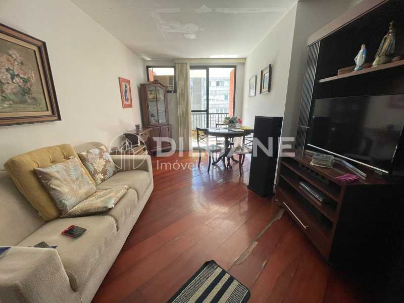 Apartamento à venda com 2 quartos, 80m² - Foto 16