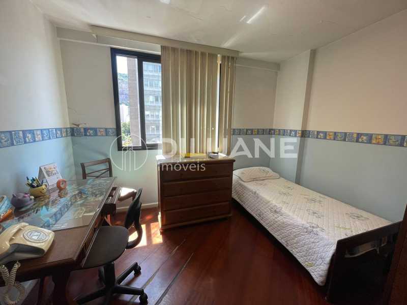 Apartamento à venda com 2 quartos, 80m² - Foto 21