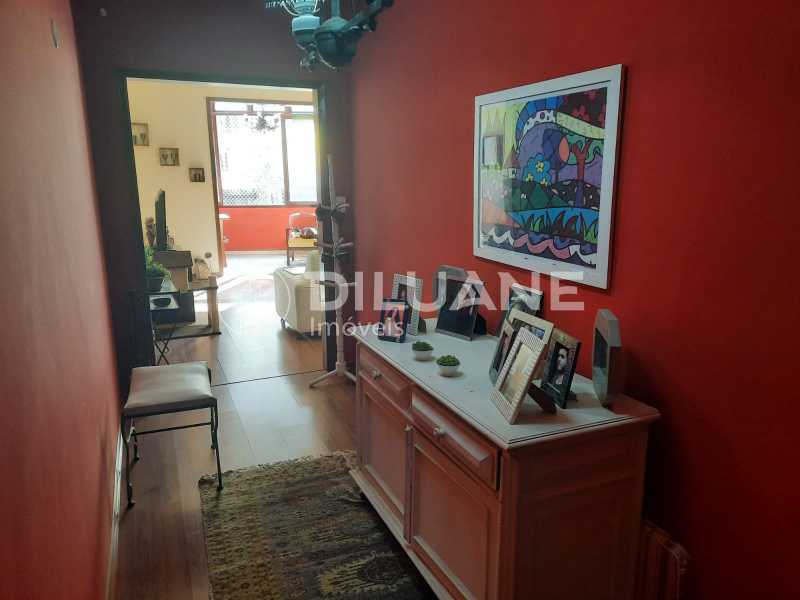 Apartamento para alugar com 3 quartos, 155m² - Foto 7