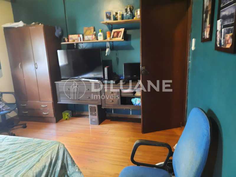 Apartamento para alugar com 3 quartos, 155m² - Foto 16