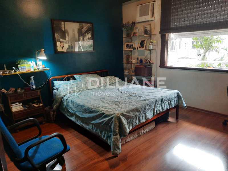 Apartamento para alugar com 3 quartos, 155m² - Foto 17