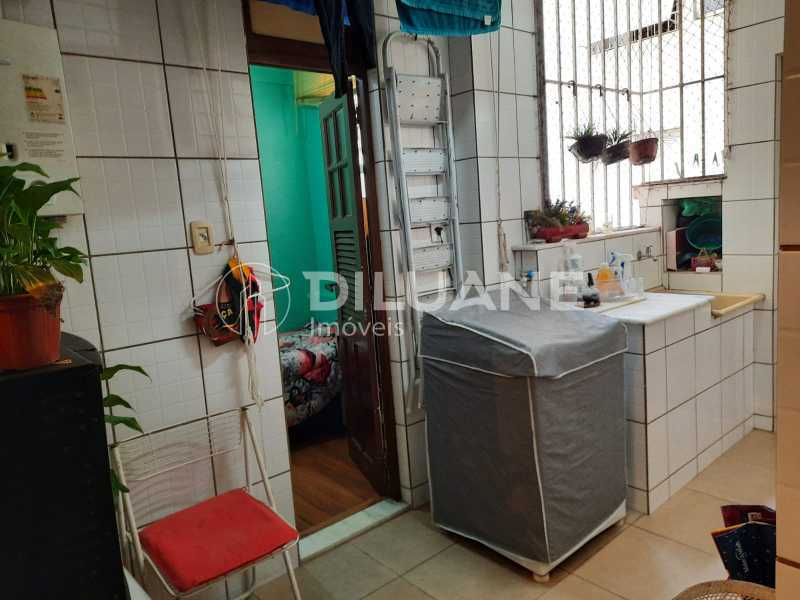 Apartamento para alugar com 3 quartos, 155m² - Foto 21