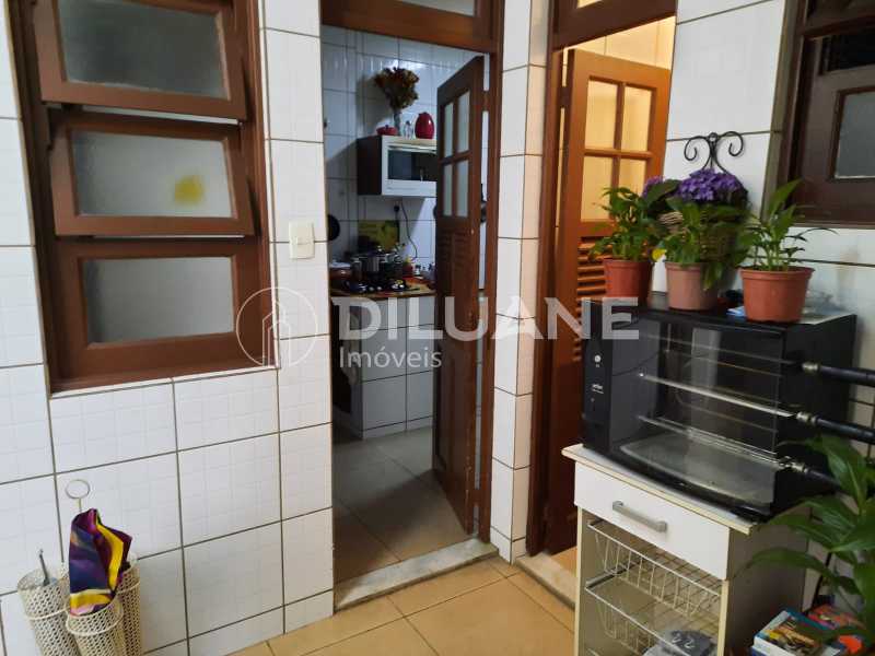 Apartamento para alugar com 3 quartos, 155m² - Foto 22