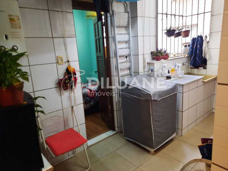 Apartamento para alugar com 3 quartos, 155m² - Foto 23