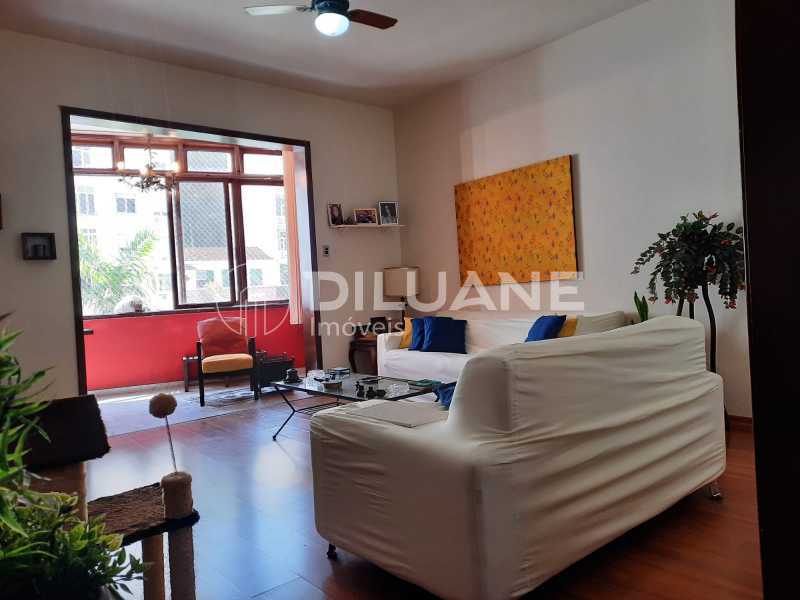 Apartamento para alugar com 3 quartos, 155m² - Foto 11