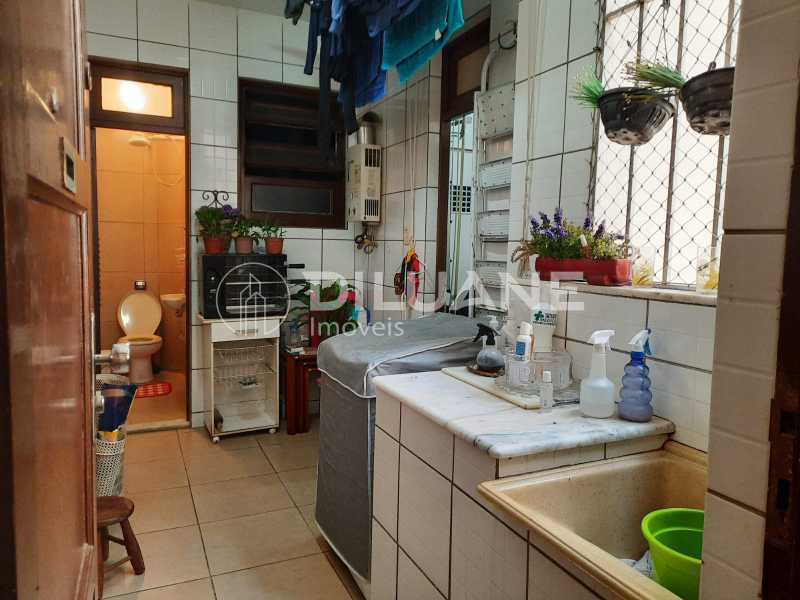 Apartamento para alugar com 3 quartos, 155m² - Foto 43