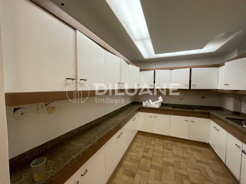 Apartamento à venda com 3 quartos, 287m² - Foto 16