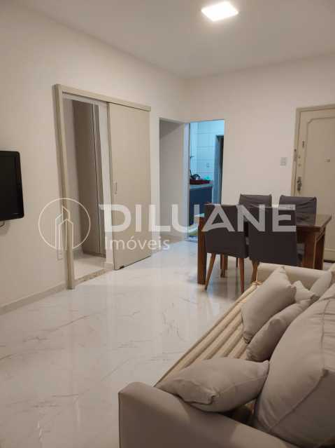 Apartamento à venda com 2 quartos, 65m² - Foto 2