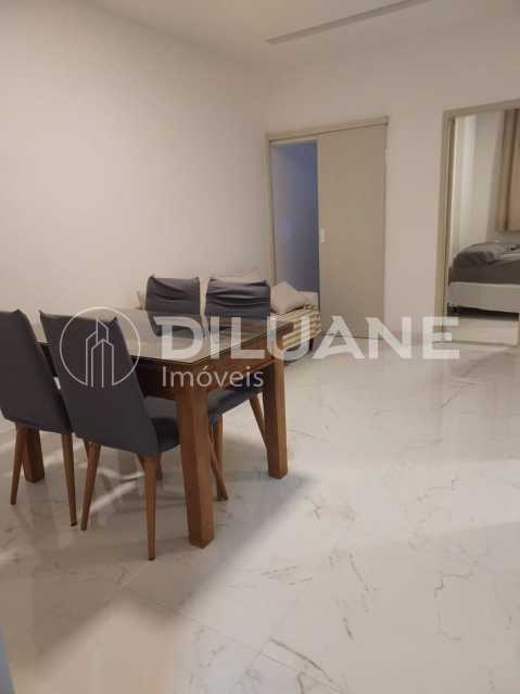 Apartamento à venda com 2 quartos, 65m² - Foto 1