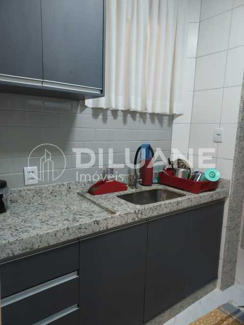 Apartamento à venda com 2 quartos, 65m² - Foto 14