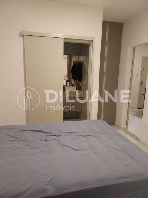 Apartamento à venda com 2 quartos, 65m² - Foto 18