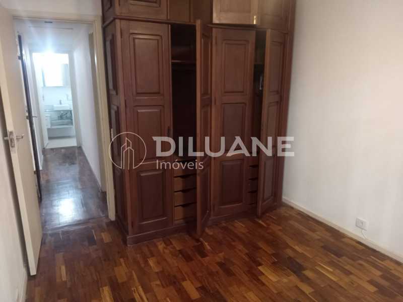 Apartamento à venda com 2 quartos, 76m² - Foto 2