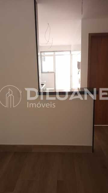 Apartamento à venda com 2 quartos, 79m² - Foto 32