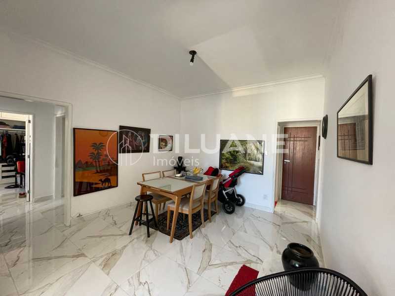 Apartamento à venda com 3 quartos, 98m² - Foto 2