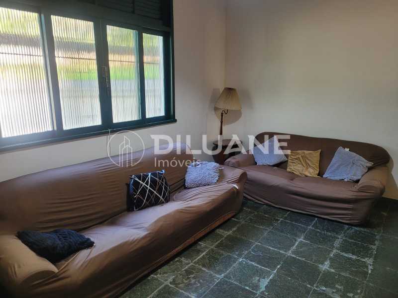 Casa à venda com 4 quartos, 400m² - Foto 15