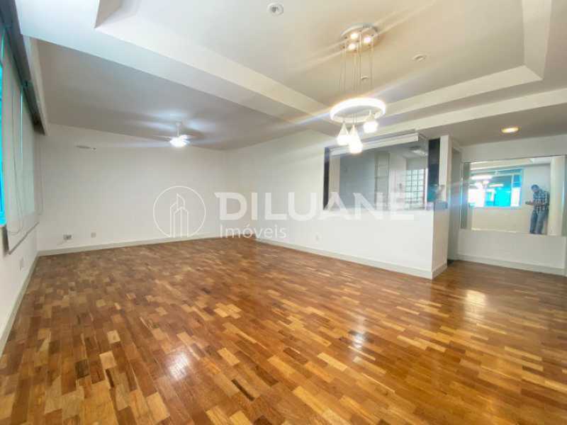 Apartamento à venda com 4 quartos, 155m² - Foto 1