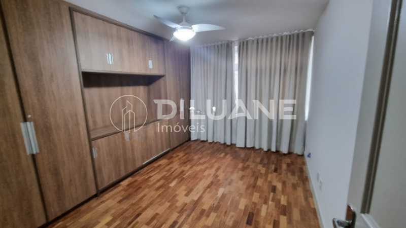 Apartamento à venda com 4 quartos, 155m² - Foto 3