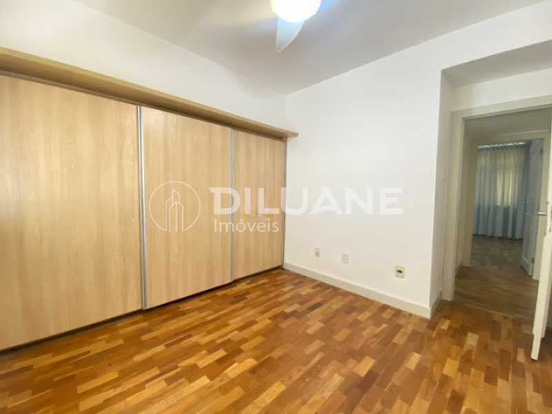 Apartamento à venda com 4 quartos, 155m² - Foto 25