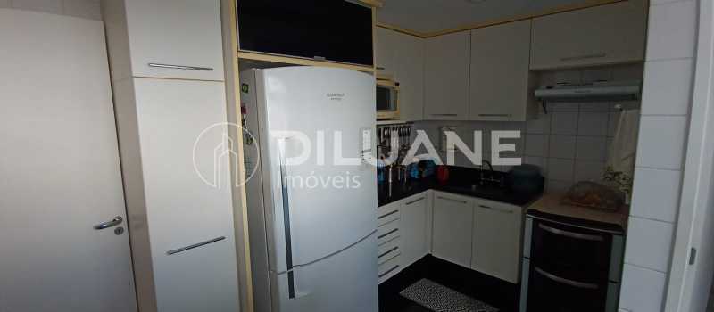 Apartamento à venda com 3 quartos, 110m² - Foto 28