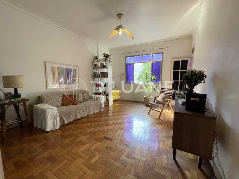 Apartamento à venda com 3 quartos, 156m² - Foto 2