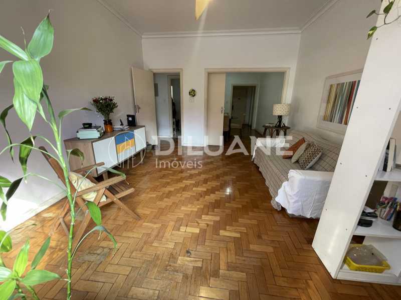 Apartamento à venda com 3 quartos, 156m² - Foto 9