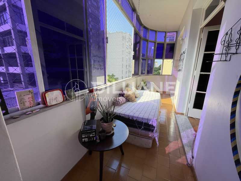 Apartamento à venda com 3 quartos, 156m² - Foto 11