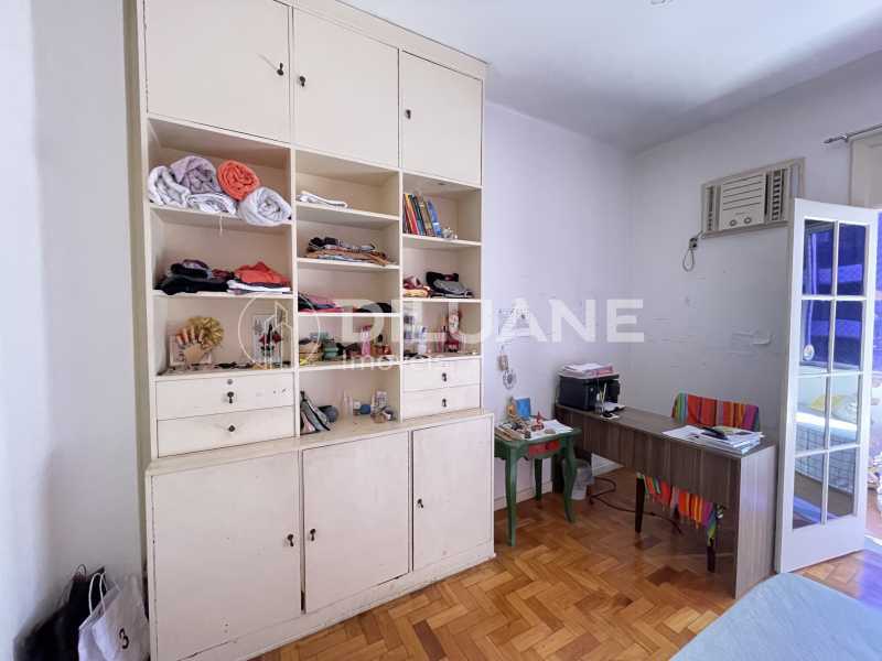 Apartamento à venda com 3 quartos, 156m² - Foto 18