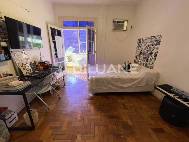 Apartamento à venda com 3 quartos, 156m² - Foto 23