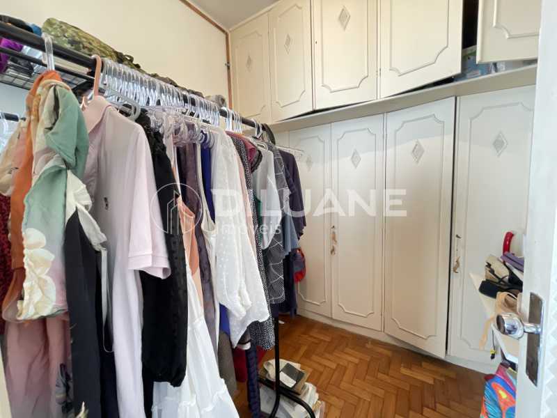 Apartamento à venda com 3 quartos, 156m² - Foto 47