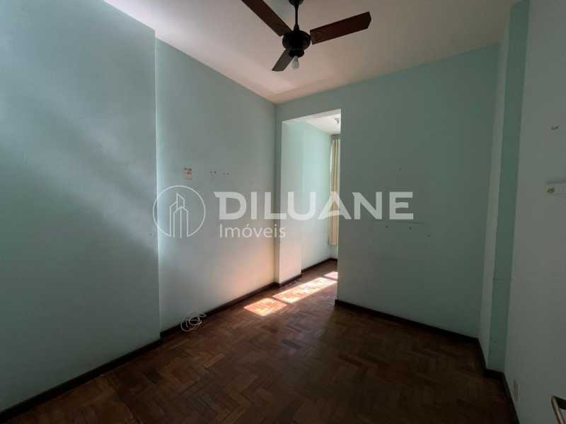 Apartamento à venda com 2 quartos, 76m² - Foto 2