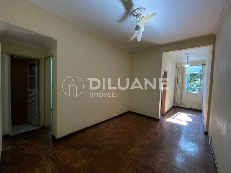 Apartamento à venda com 2 quartos, 76m² - Foto 1