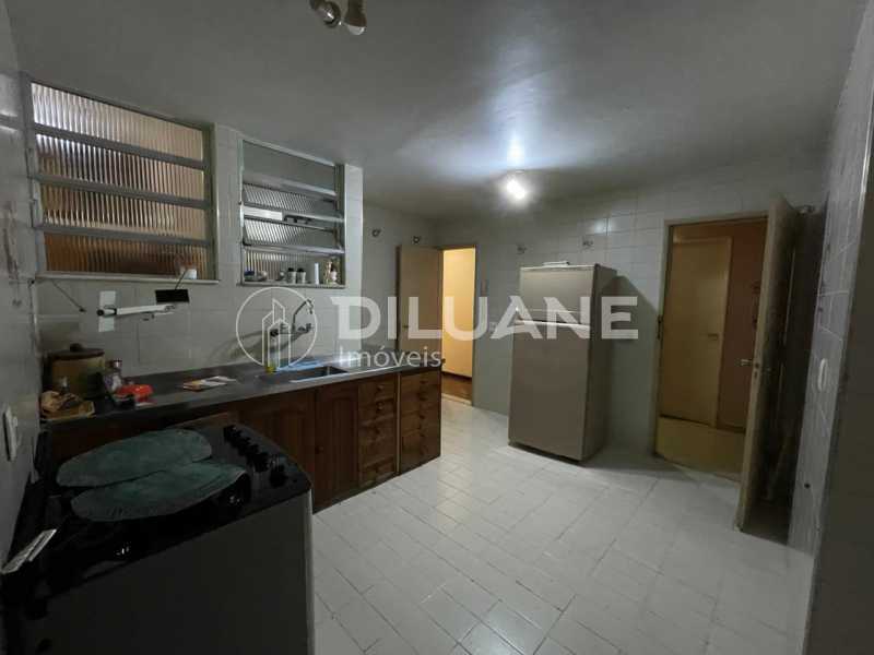 Apartamento à venda com 2 quartos, 76m² - Foto 20