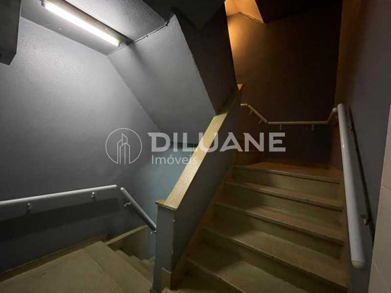 Apartamento à venda com 2 quartos, 76m² - Foto 23