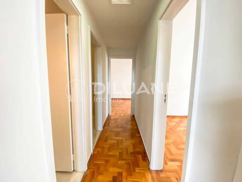 Apartamento à venda com 3 quartos, 84m² - Foto 21