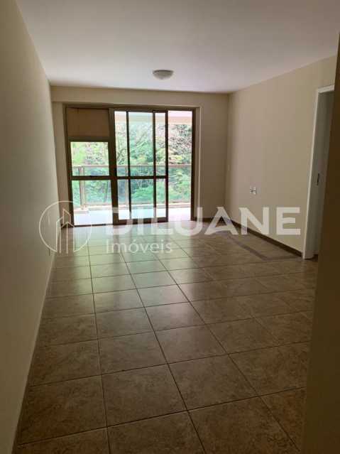 Apartamento à venda com 3 quartos, 94m² - Foto 10