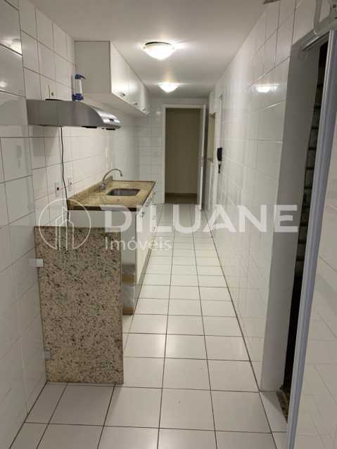 Apartamento à venda com 3 quartos, 94m² - Foto 13