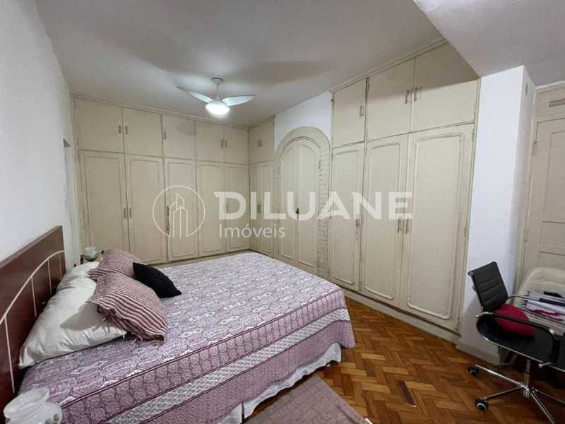 Apartamento à venda com 4 quartos, 225m² - Foto 21