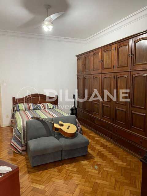 Apartamento à venda com 4 quartos, 225m² - Foto 15