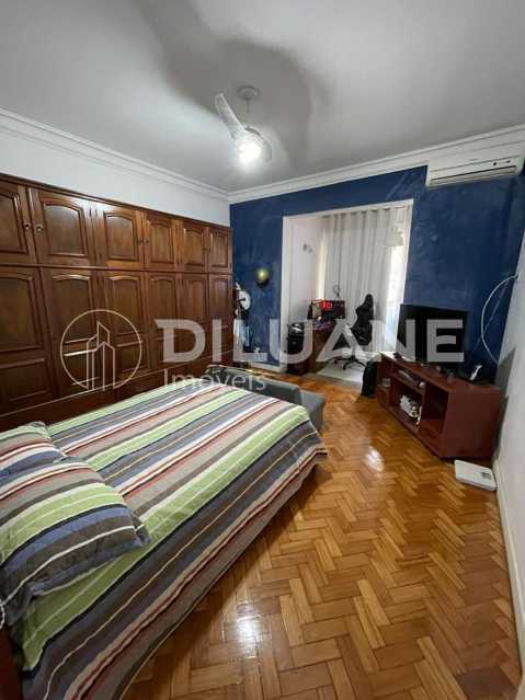 Apartamento à venda com 4 quartos, 225m² - Foto 16