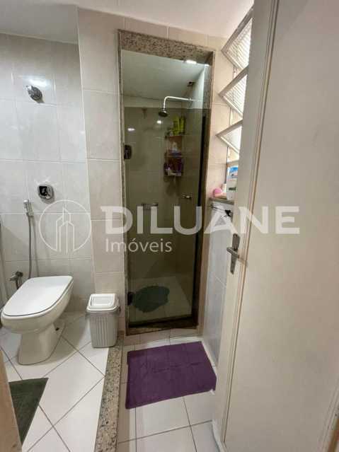 Apartamento à venda com 4 quartos, 225m² - Foto 26