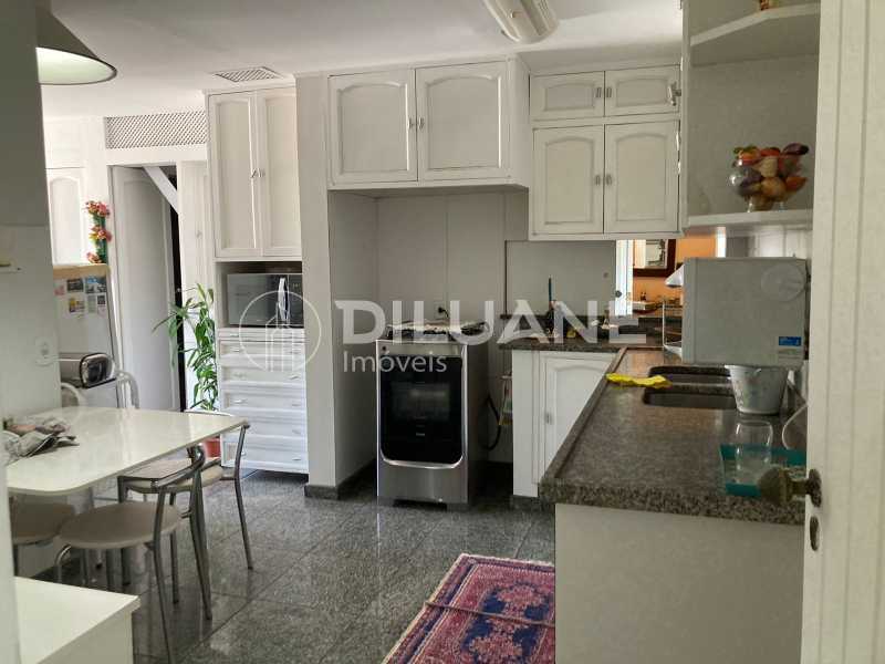 Apartamento à venda com 3 quartos, 114m² - Foto 13