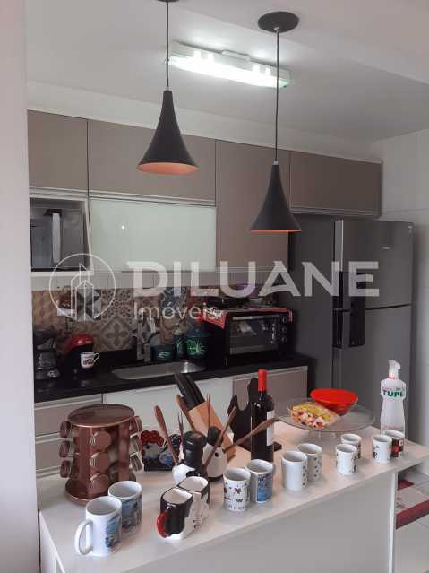 Apartamento à venda com 2 quartos, 65m² - Foto 13