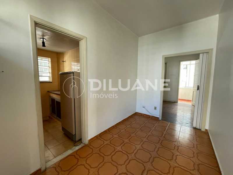 Apartamento à venda com 1 quarto, 30m² - Foto 2